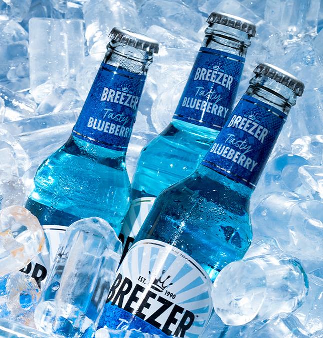 制冰機主要通過制冷劑在系統(tǒng)中的循環(huán)來產生冰